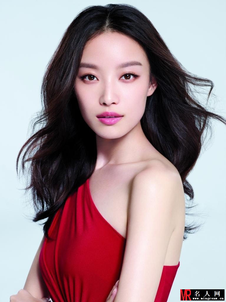 倪妮代言知名全球品牌 性感迷人获青睐(1)