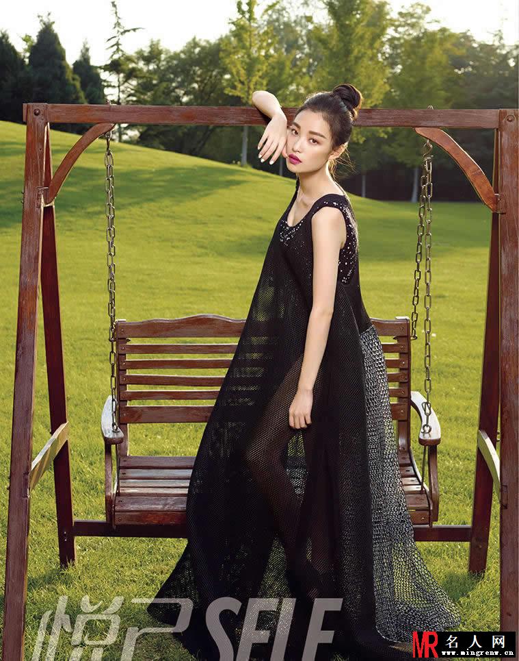 倪妮清新田园风写真性感相伴(1)