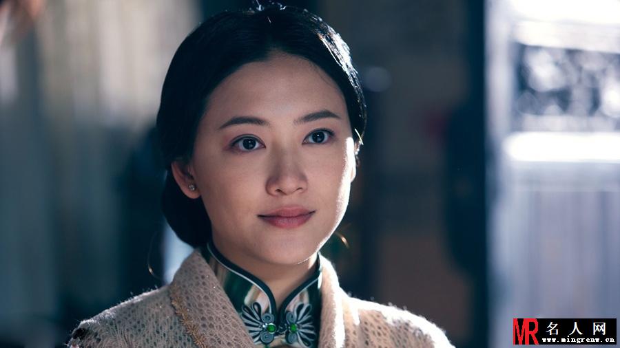 东方战场曝应采儿剧照 身穿旗袍温婉动人(1)