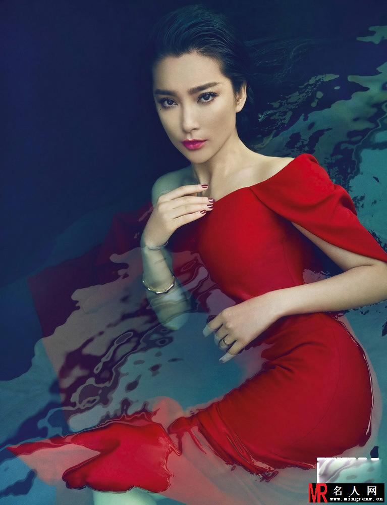李冰冰上演水中极致诱惑 红唇演绎御姐范(1)