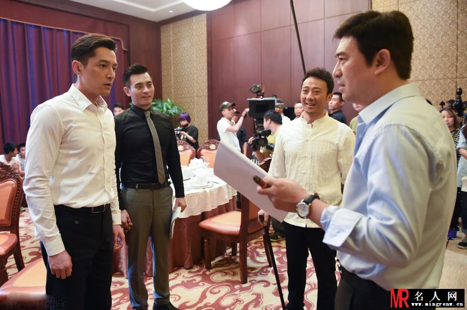 探班《猎场》片场 张嘉译胡歌帅气有型(1)