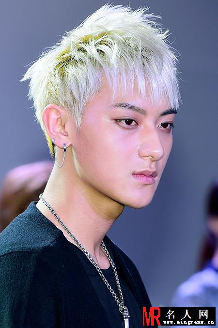 2014年7月EXO现身FASHION CADE活动现场帅气时尚黄子韬图片(1)