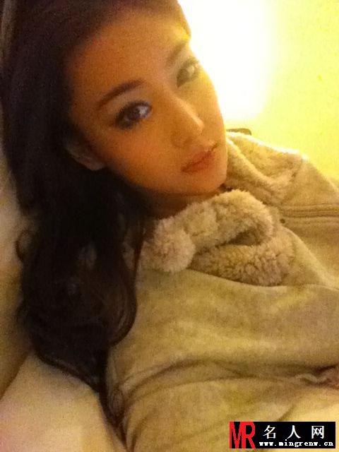 张馨予2011年生活照 性感而可爱(1)