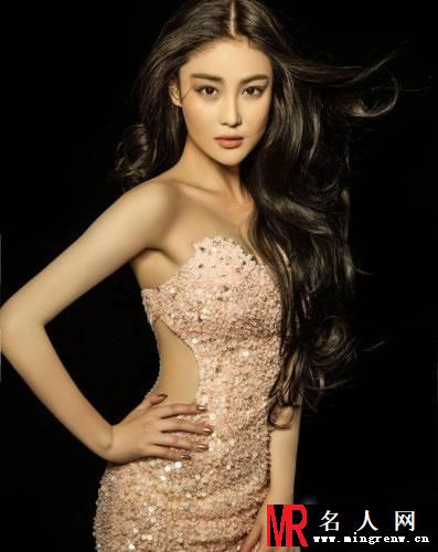 张馨予曝光一组裸肩抹胸性感大片 妖艳妩媚迷人(1)