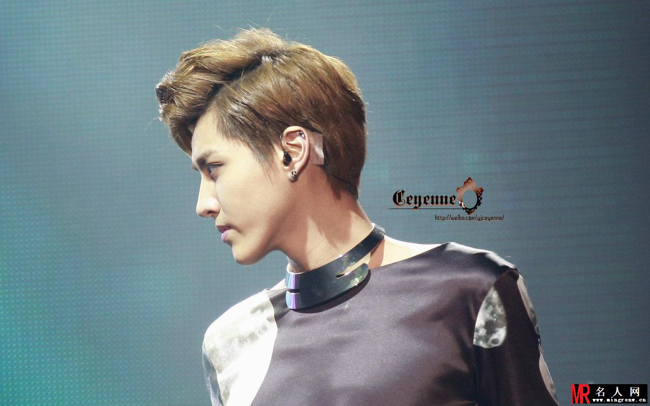 吴亦凡2012年首尔SHOW CASE倾情演唱颜神颜值爆表引粉丝尖叫(1)