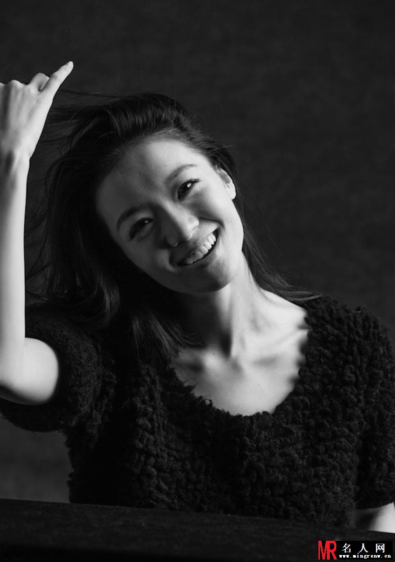 《万物生长》齐溪个人黑白素颜写真(1)