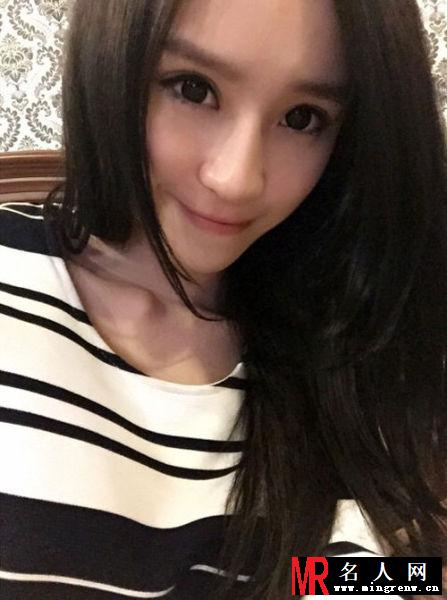 “最美包子妹”网络走红 大胸美颜令网友尖叫(1)
