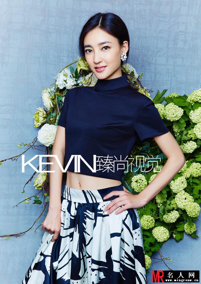 王丽坤清新登杂志 别样裙装演绎都市新女性(1)