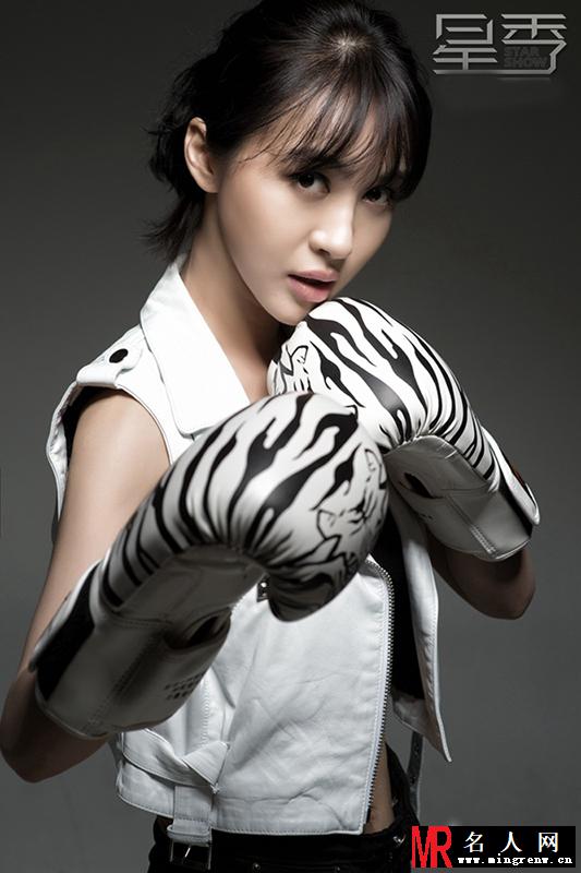 李菲儿动感写真 呆萌性感银屏宠儿(1)