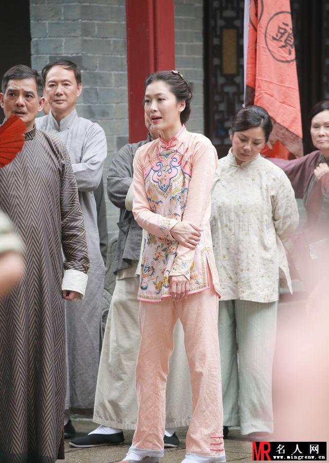 流氓皇帝新剧开拍 周丽淇马国明上演恩爱夫妻(1)