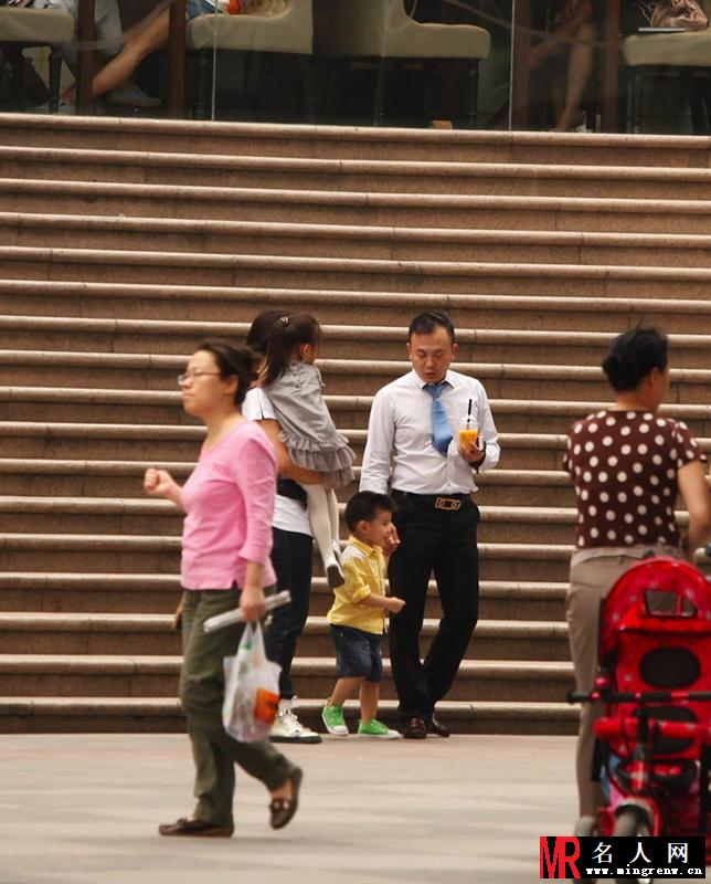 刘涛私生活居家照 可爱儿女卖萌温馨动人(1)