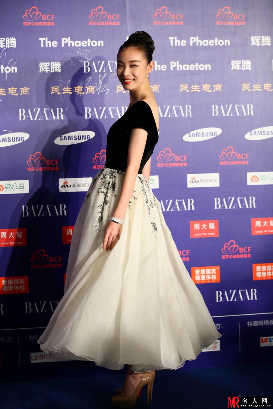 众女星盛装出席芭莎明星慈善夜 现场争奇斗艳(1)
