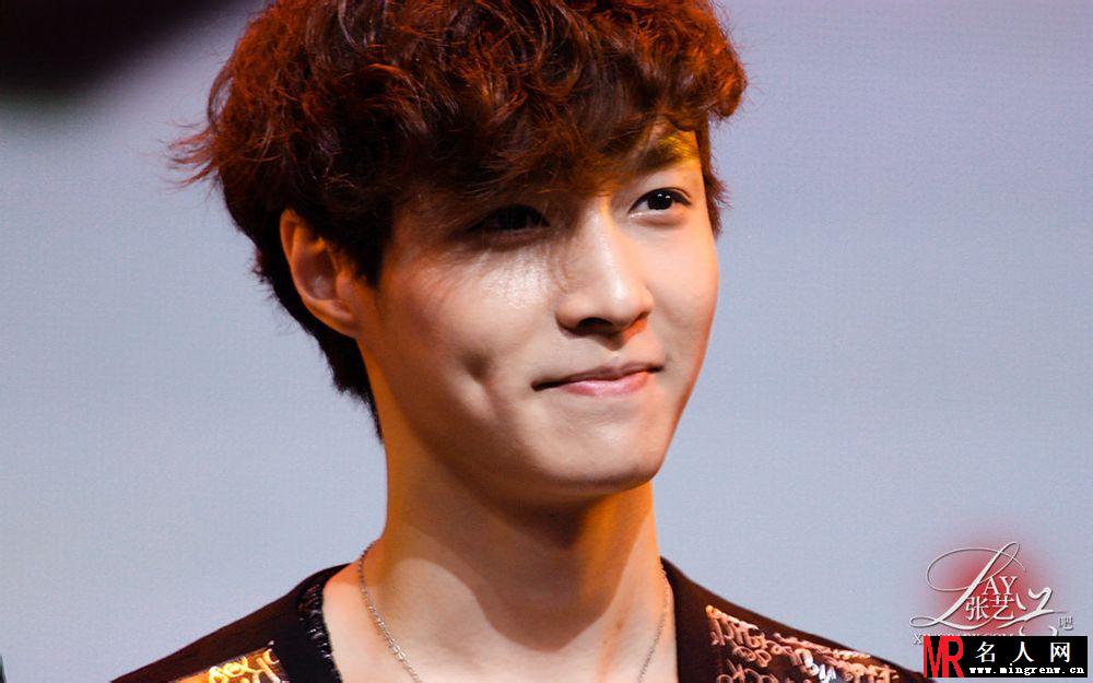 EXO张艺兴2012年亮相天津卫视音乐high客 粉丝激动尖叫(1)