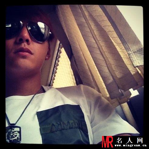 陈伟霆微博自拍2012年合集 太阳沐浴自拍(1)