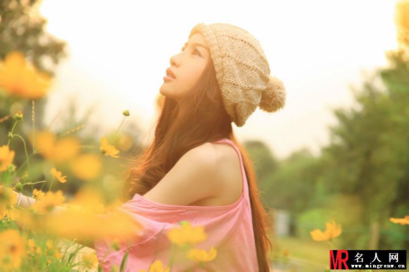 潘霜霜夏日写真曝光 造型可爱笑容甜美(1)