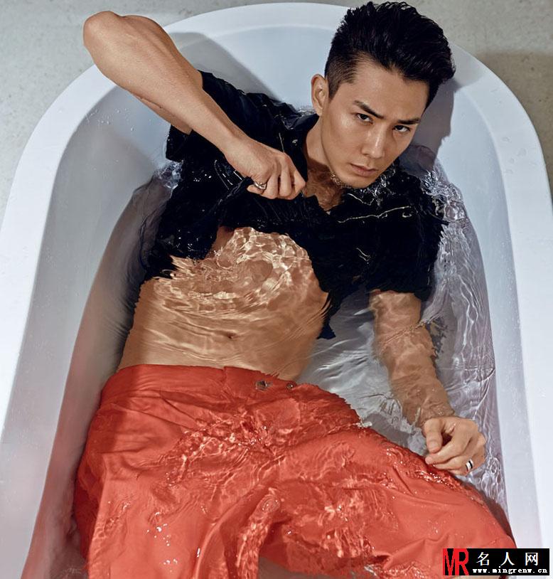 李承铉半裸写真 登杂志封面秀性感好身材(1)