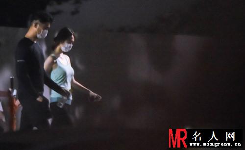 f(x)雪莉恋情曝光 深夜与崔子约会(1)