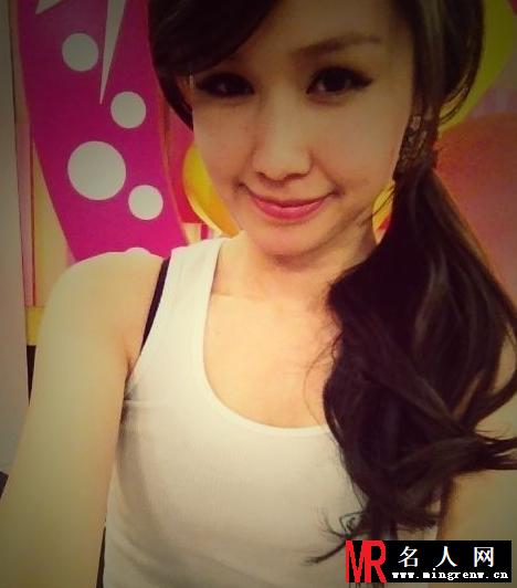 柯震东绯闻女友Tracy曝光 长发披肩清纯可爱(1)