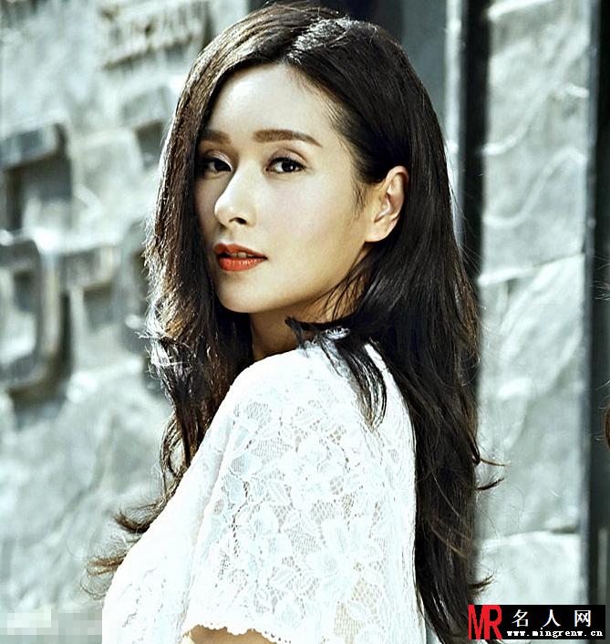 杨恭如夏日时尚街拍 OL气场十足(1)