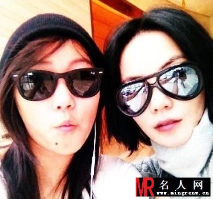 明星母女照大盘点 李小璐貌不如母亲(1)
