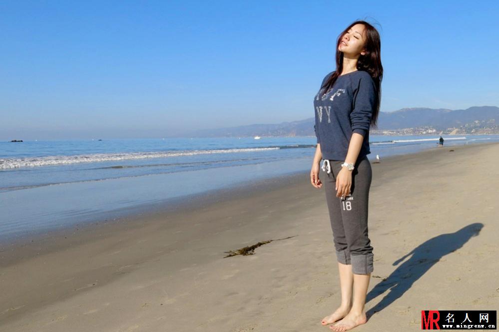 柳岩异国度假私照曝光 笑容甜美娇俏可人(1)