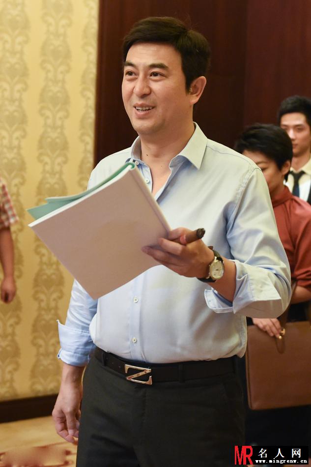 探班《猎场》片场 张嘉译胡歌帅气有型(1)