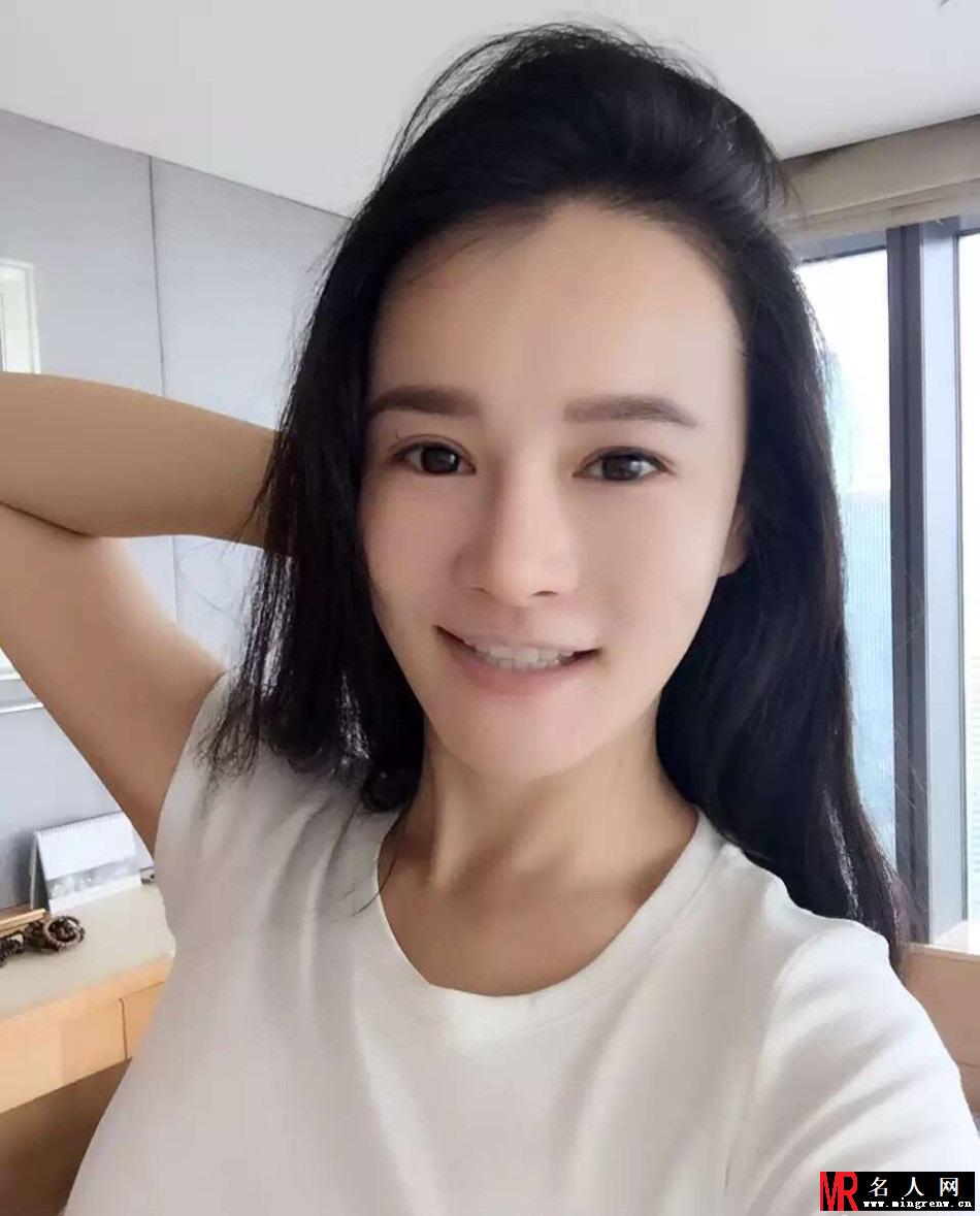 曝邹市明娇妻冉莹颖美艳私照 系央视主持人(1)