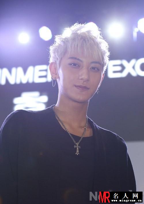 2014年7月EXO现身FASHION CADE活动现场帅气时尚黄子韬图片(1)