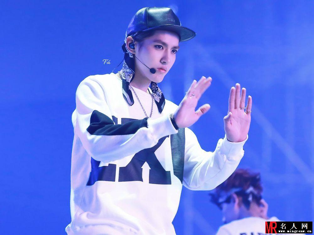 吴亦凡2013年SBS舞台演唱帅气时尚潮范十足(1)