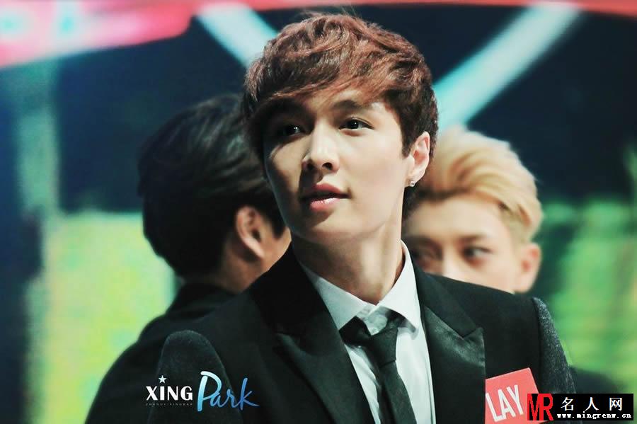 EXO张艺兴2014年帅气亮相红白艺能大赏(1)