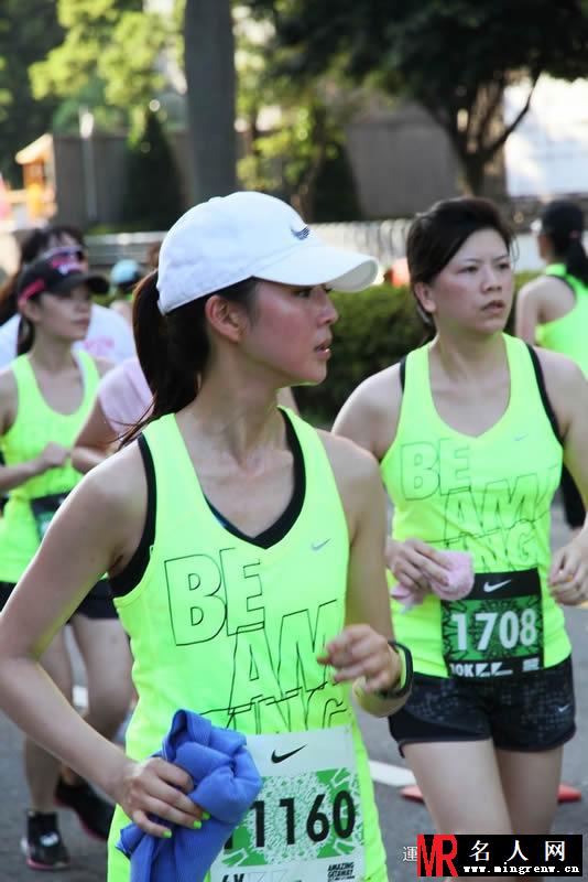 张钧甯出席2013Nike女生运动节 活力十足(1)