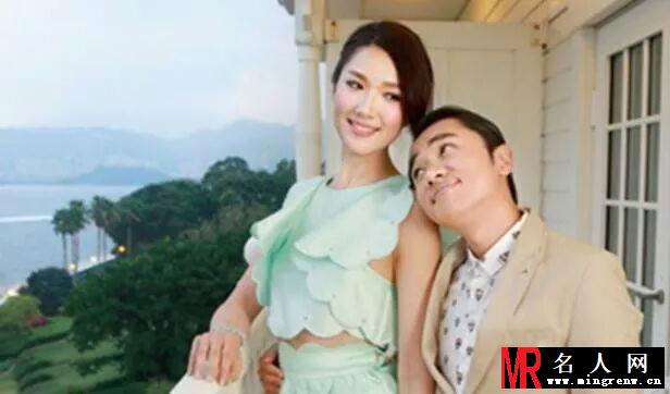 王祖蓝李亚男婚纱照曝光 获封最萌婚纱照(1)