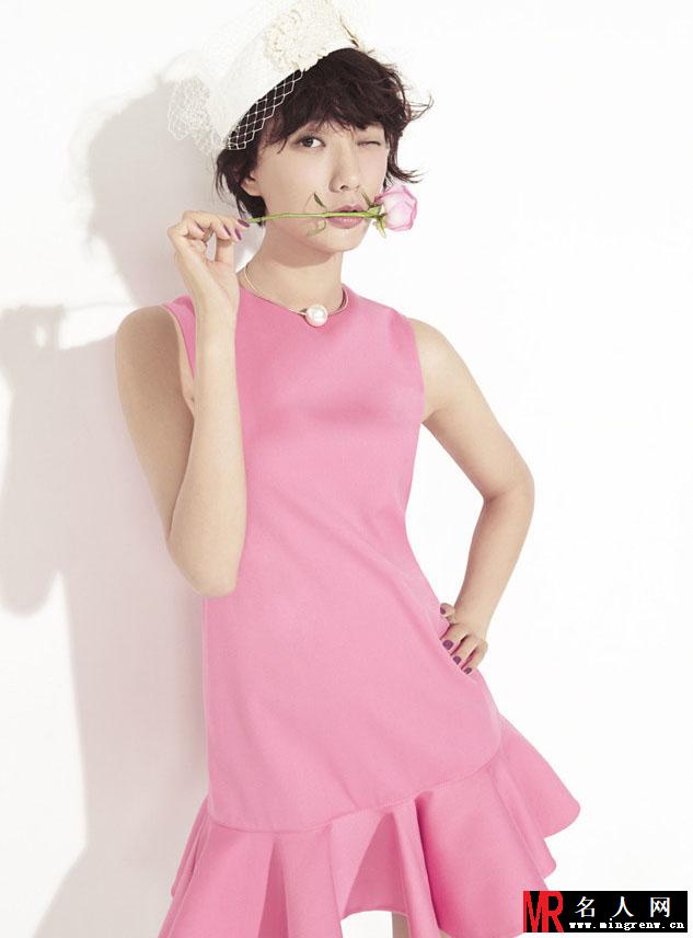 王珞丹甜美写真曝光 笑靥如花鬼马可爱(1)