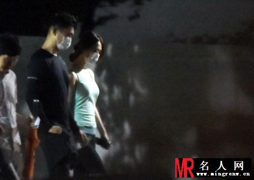 f(x)雪莉恋情曝光 深夜与崔子约会(1)
