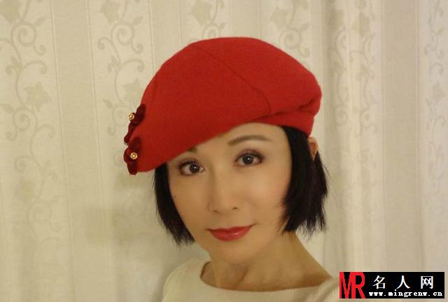 不老女神潘迎紫秀自拍 嫩白肌肤令人称羡(1)