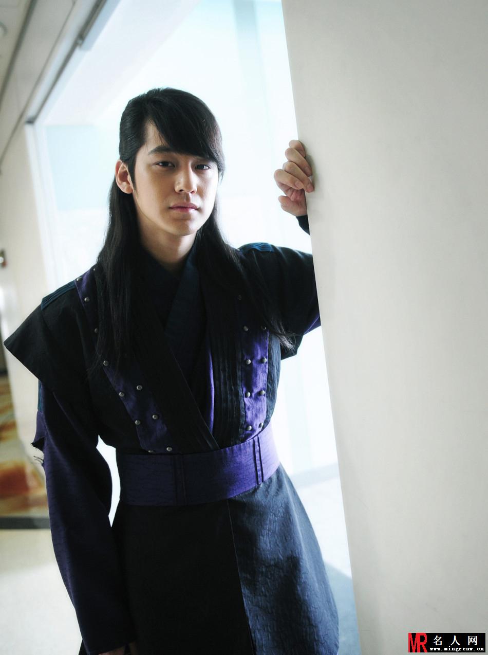 探班火之女神井儿 金范帅气定妆照曝光(1)