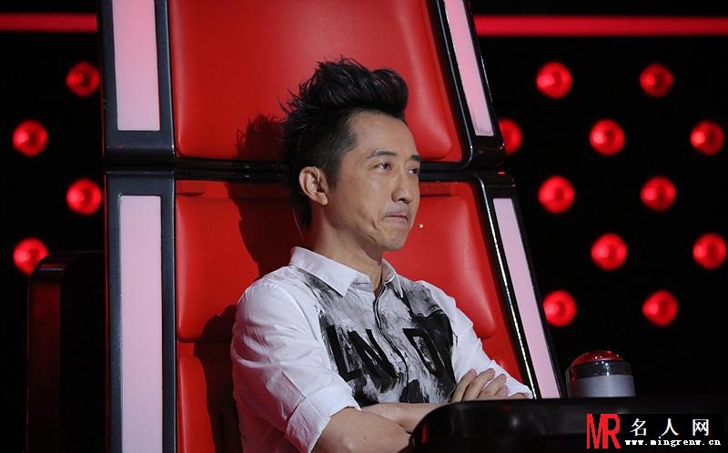 好声音汪峰战队考核战打响 12名学员争4强(1)
