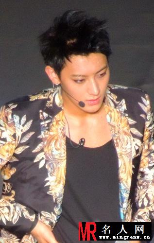 2014年7月EXO上海演唱会现场高潮不断黄子韬图片(1)