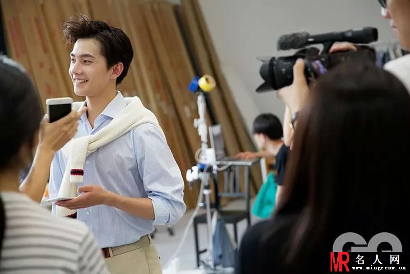 杨洋帅气登《GQ》杂志 一展潮男魅力(1)