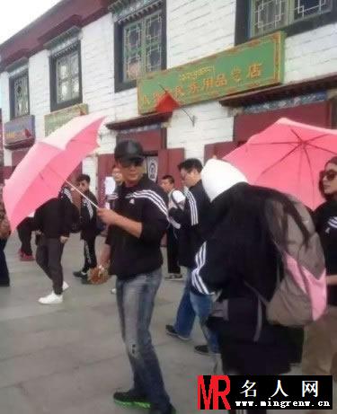 范冰冰李晨牵手甜蜜现身拉萨 李晨范冰冰私密照(1)