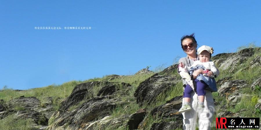 赵薇微博生活照第二波 抱女素颜自拍(1)