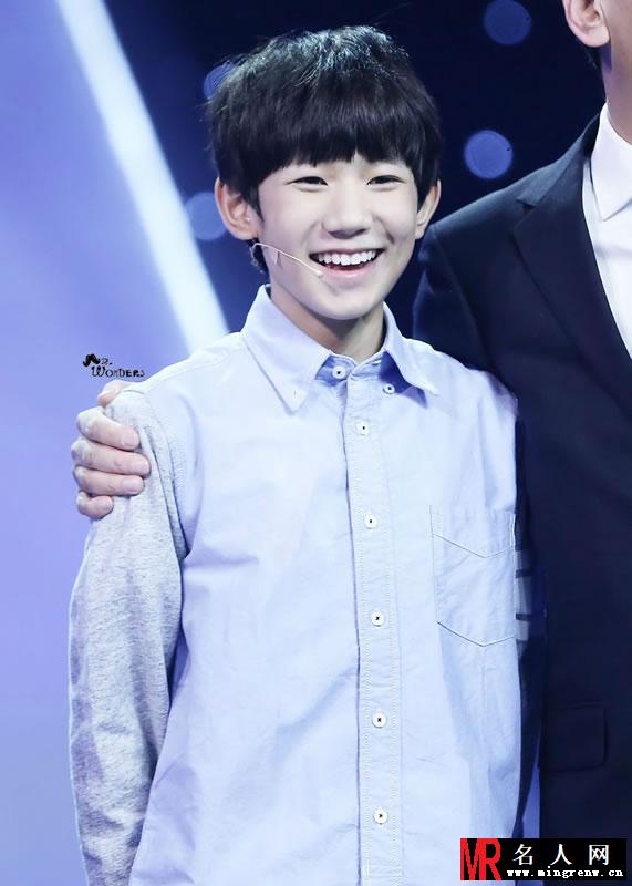TFBOYS王源《中国文艺》 粉嫩脸蛋惹人爱(1)