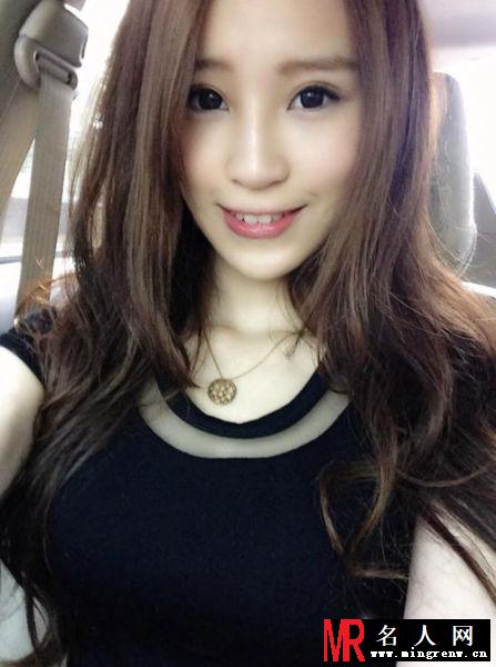 “最美包子妹”网络走红 大胸美颜令网友尖叫(1)