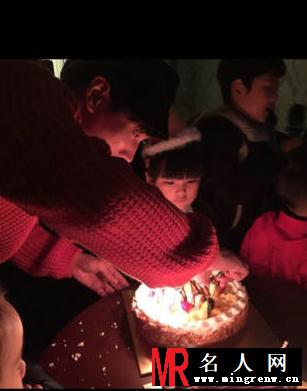 天天生日派对现场曝光 王诗龄田雨橙盛装赴宴(1)
