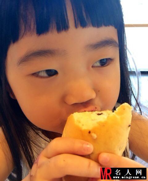 曹格女儿姐姐吃货照 只愿做一个安静的吃货(1)