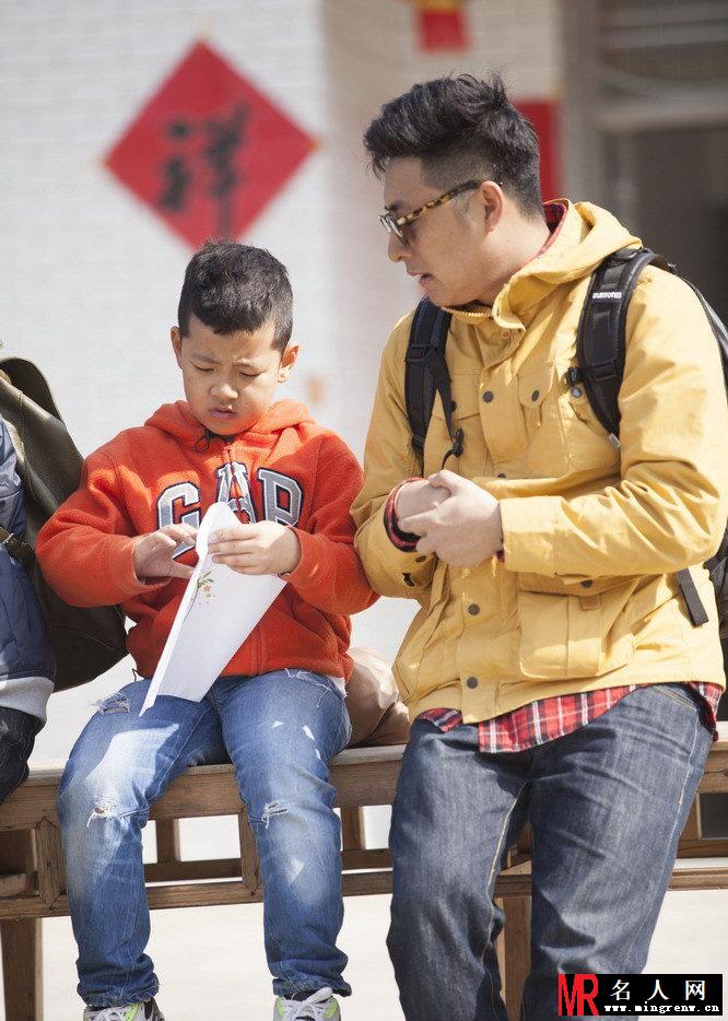 爸爸去哪儿湖南平江剧照曝光 互换爸爸亮点多(1)