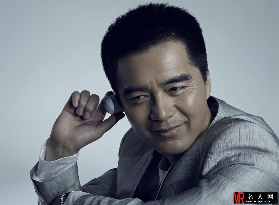 许亚军写真大片 彰显成熟男人无限魅力(1)