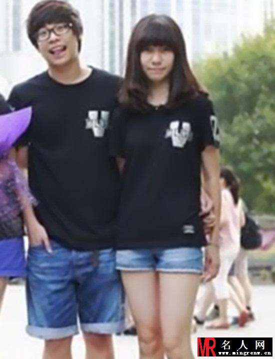 歌手解晓东儿子和女友亲密合照曝光(1)