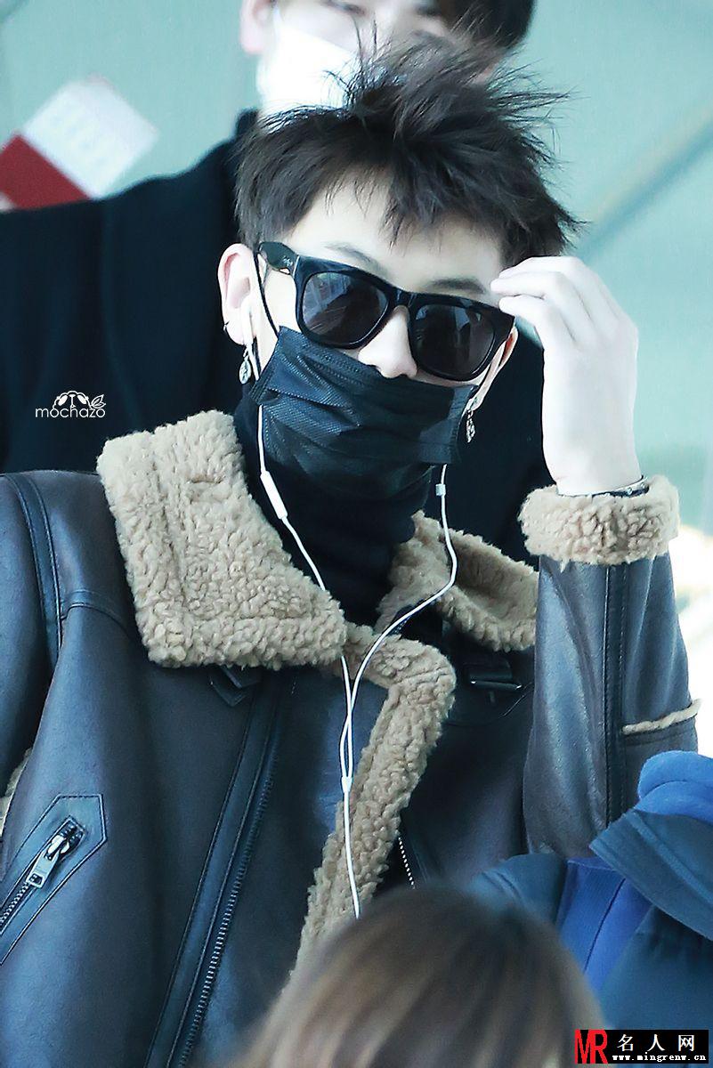 2014年11月EXO帅气亮相机场写真日本返韩黄子韬图片写真(1)