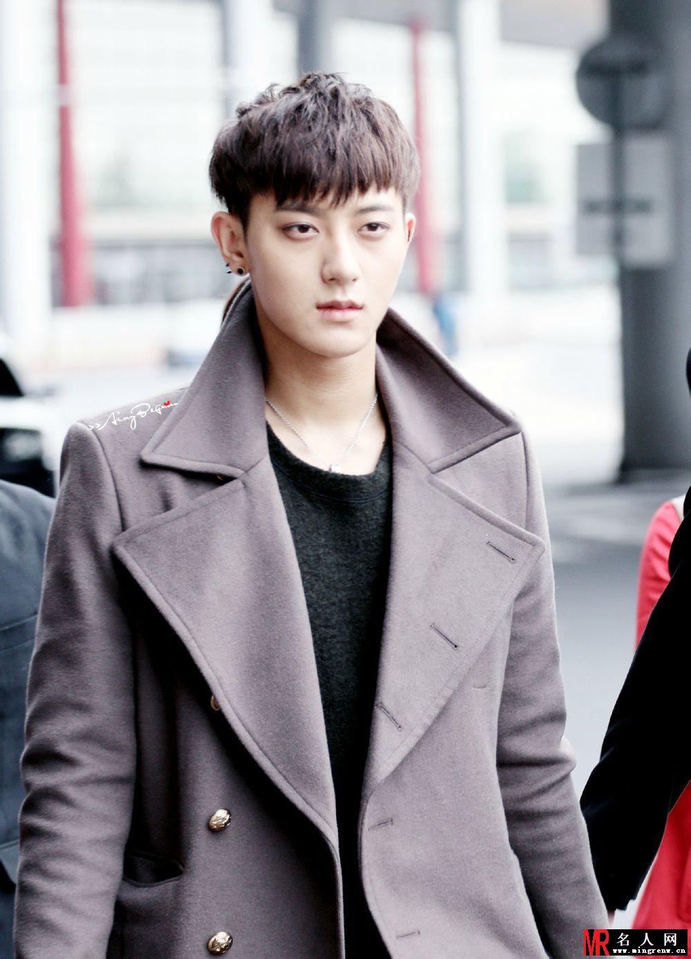 2014年11月EXO韩国金浦飞往北京机场帅气写真黄子韬图片写真(1)